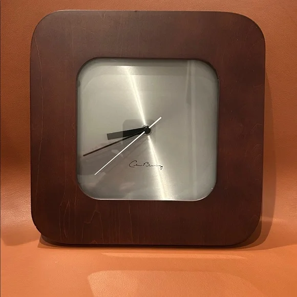 Elegant Brown Wall Clock - Picture 1 of 3